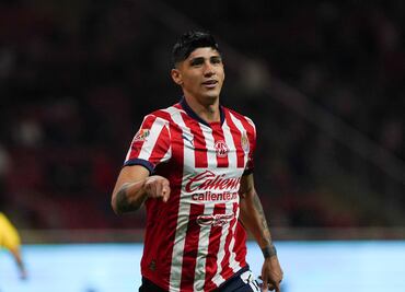 Exnovia de Alan Pulido lo revienta; “fue una relación tóxica, me corrieron del trabajo por él”