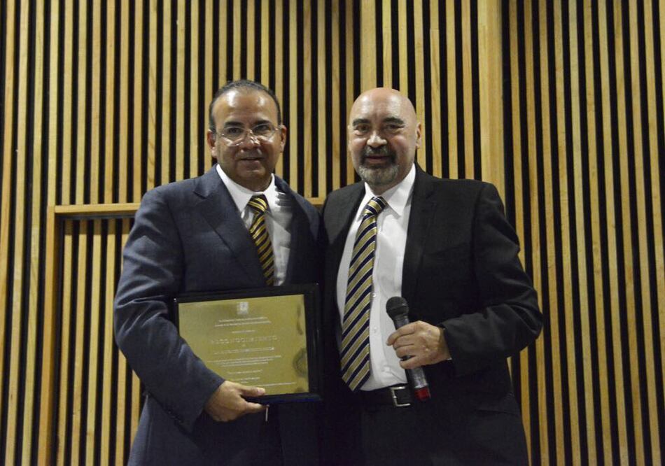 El secretario Alfonso Navarete Prida impartió la conferencia “La política laboral en México” en la FES Acatlán (Foto: tomada de Twitter @navarreteprida)