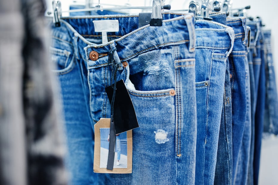 Considera algunas características para elegir un buen pantalón de mezclilla. Foto: Magnific