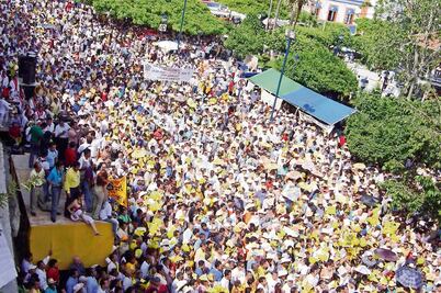 Bajan "switch" a spots de aspirantes a Presidente