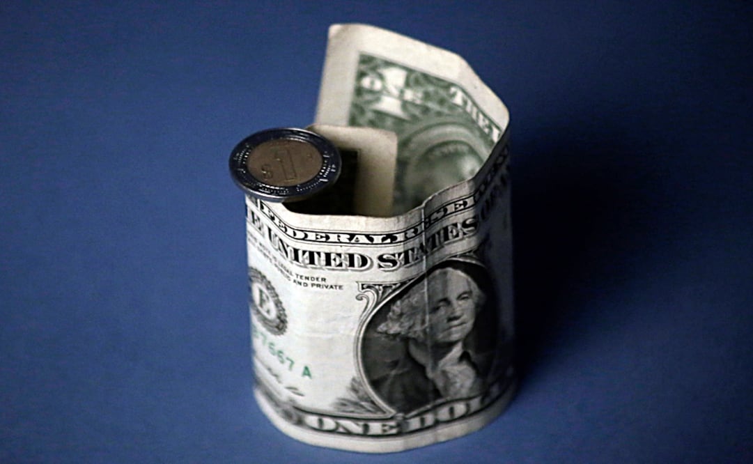 Cierra dólar en $18.50; la Bolsa baja 0.28%