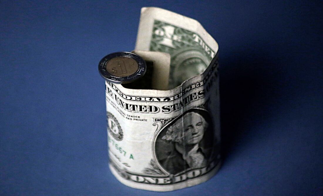 Cierra dólar en $18.50; la Bolsa baja 0.28%