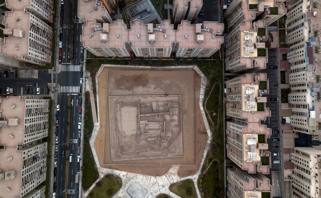 Los sitios arqueológicos de Lima se muestran conectados por caminos y canales de agua artificiales. 