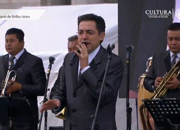 La Sonora Santanera le pone ritmo al adiós de Juan Gabriel