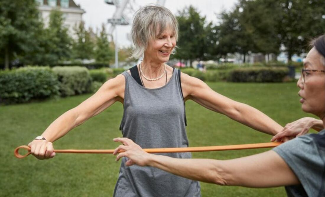 Cómo tonificar tus brazos. Fuente: Freepik