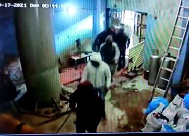 Con mazos y martillos así fue como sujetos intentaron invadir predio en la Benito Juárez