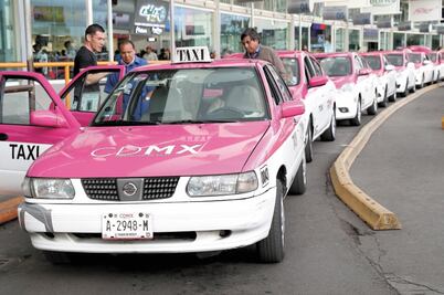 Semovi pide poner placas de taxis en cajuela y cofre