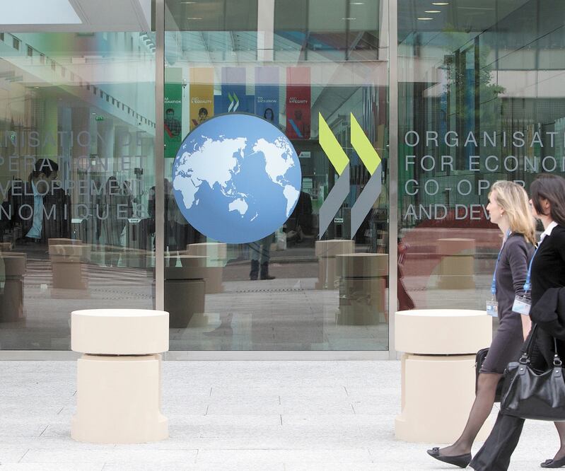 Para la Organización para la Cooperación y el Desarrollo Económicos, la lucha contra la corrupción y la reforma judicial es fundamental en México para atraer inversiones. CORTESÍA