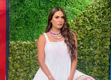 Galilea Montijo eleva un look básico con sexy bralette de cristales