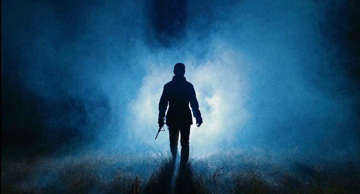 En The dark, Carlos huye de su hogar durante una pandemia. Foto: Dinamogeno Films