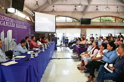 Capacitan a integrantes de los Comités Vecinales