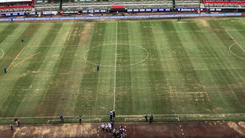 Mal estado de la cancha en el Azteca para el Cruz Azul vs Veracruz