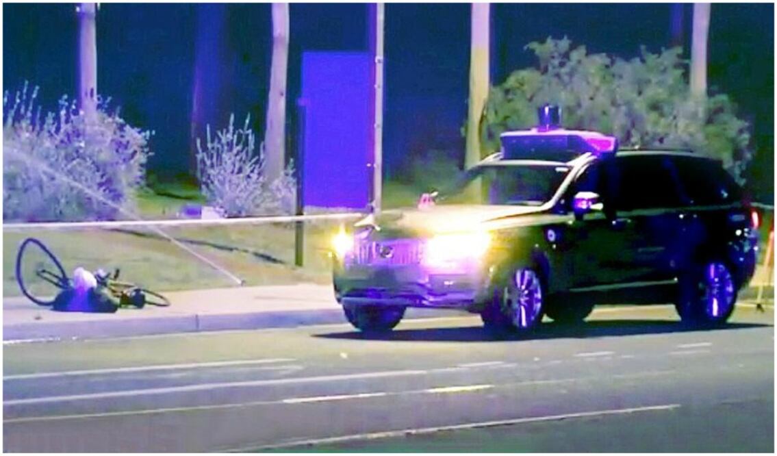 En un reporte preliminar explicó que el sistema de freno de emergencia no se activa en los vehículos cuando están bajo control computarizado porque así se reduce la probabilidad de movimientos erráticos