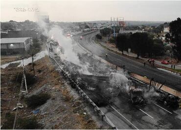 Tras carambola liberan carretera México-Querétaro, a la altura de San Juan del Río