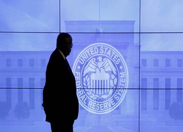 Fed mantiene tasa de interés; apunta a un alza para fin de año