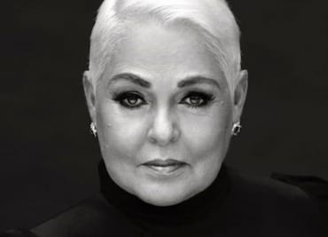 Clara Brugada recibe a Lupita D'Alessio en su oficina previo a concierto en el Zócalo por el Día de las Madres