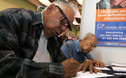 Senado avala reforma que obliga a empresas a contratar a adultos mayores en un 5 por ciento de su plantilla laboral 