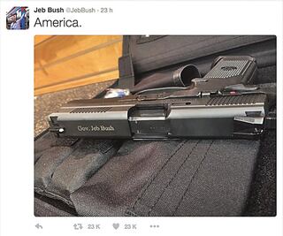 @JebBush: una palabra, una fotografía... y al final una renuncia