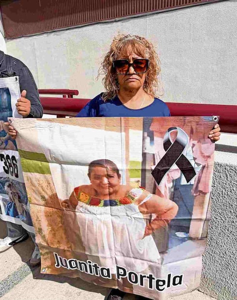 Yolanda Portela busca saber si el cuerpo de su hermana fue cremado. Foto: Paola Gamboa / EL UNIVERSAL