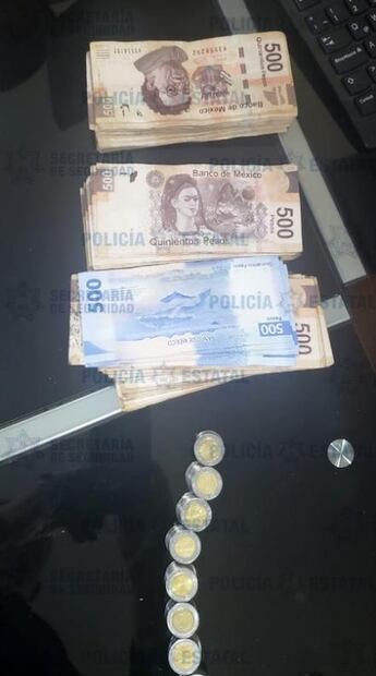 Detienen a 2 hombres con 140 mil pesos en efectivo en Tultepec