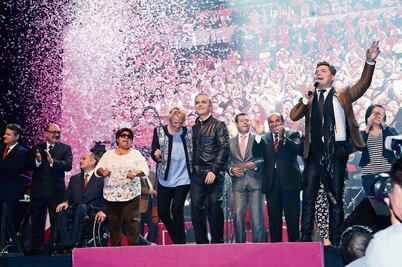 Agasaja CDMX a las madres con baile y rifas 