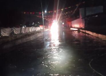 Se desborda río Tlautla en Hidalgo; reportan afectaciones en calles y suspenden clases en una escuela