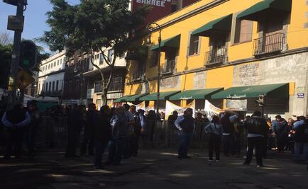 Perredistas acuden a Asamblea Legislativa por Quinto Informe de Mancera 