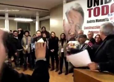 Padre de uno de los 43 normalistas, quien increpó a AMLO en NY