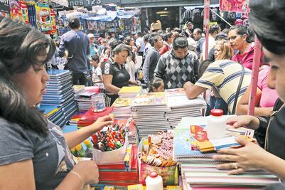 Lanza Edomex licitación para paquetes de útiles escolares 