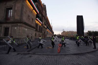 Invitados a Segundo Informe de AMLO llegan a Palacio Nacional
