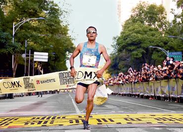 Alienta público a que Barrios gane