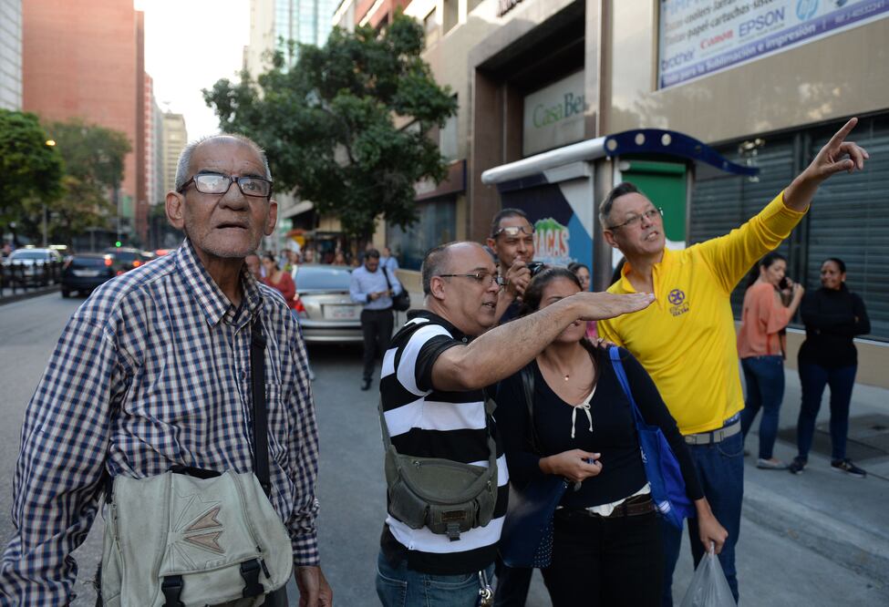 Venezolanos desalojaron viviendas y centros de trabajo (Foto: AFP)