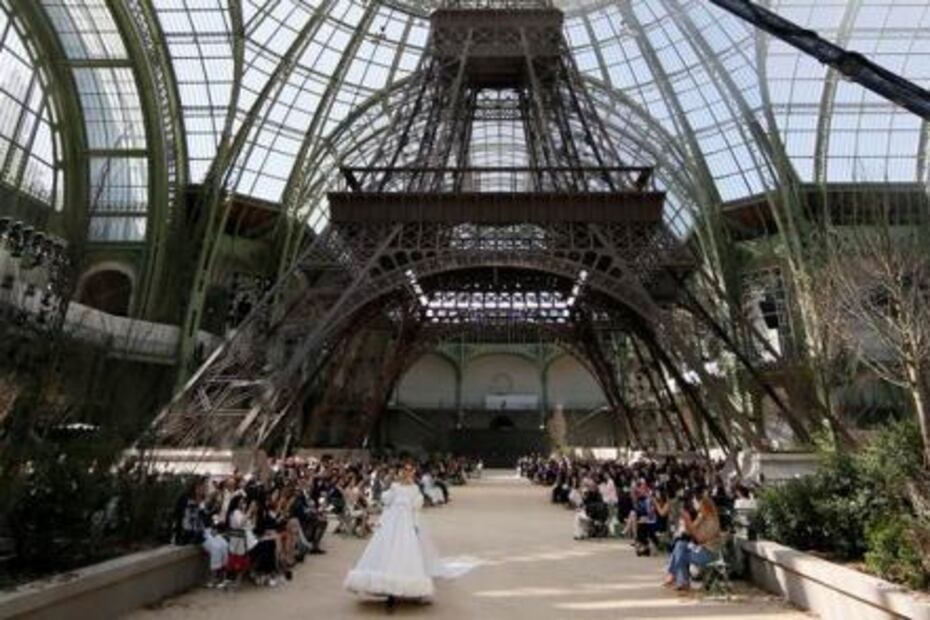 "Lagerfeld, mon amour", París homenajea al gran diseñador de Chanel