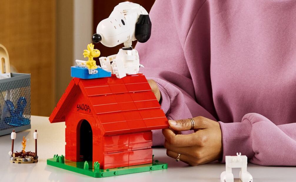 LEGO lanza la icónica casa roja de Snoopy. Foto: LEGO