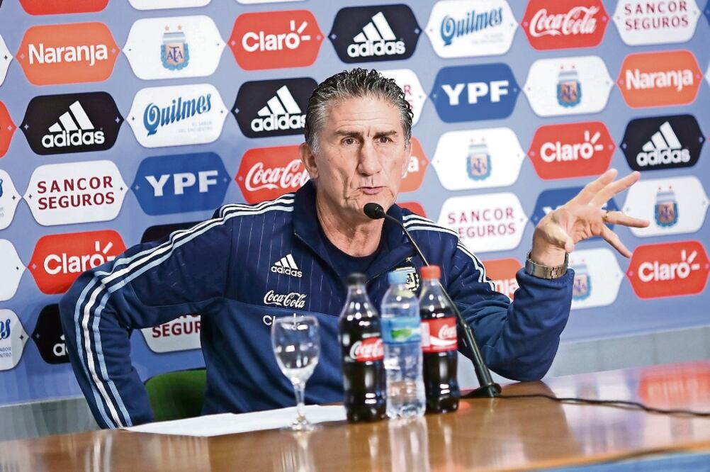 El entrenador sudamericano tendrá duelos ante Perú y Paraguay (DAVID FERNÁNDEZ. EFE)