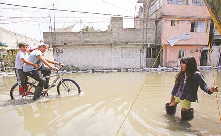Emiten declaratoria de emergencia en San Mateo Atenco tras desborde de río Lerma