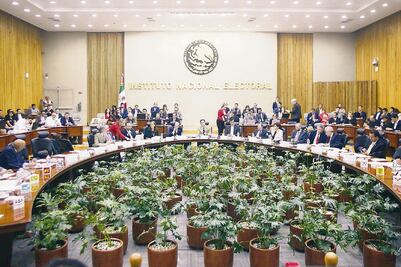 Inician registros de aspirantes ante el INE