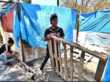 FOTOS: Migrantes reconstruyen campamento en la Venustiano Carranza