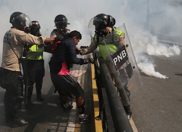 HRW denuncia "torturas y persecución" contra opositores en Venezuela