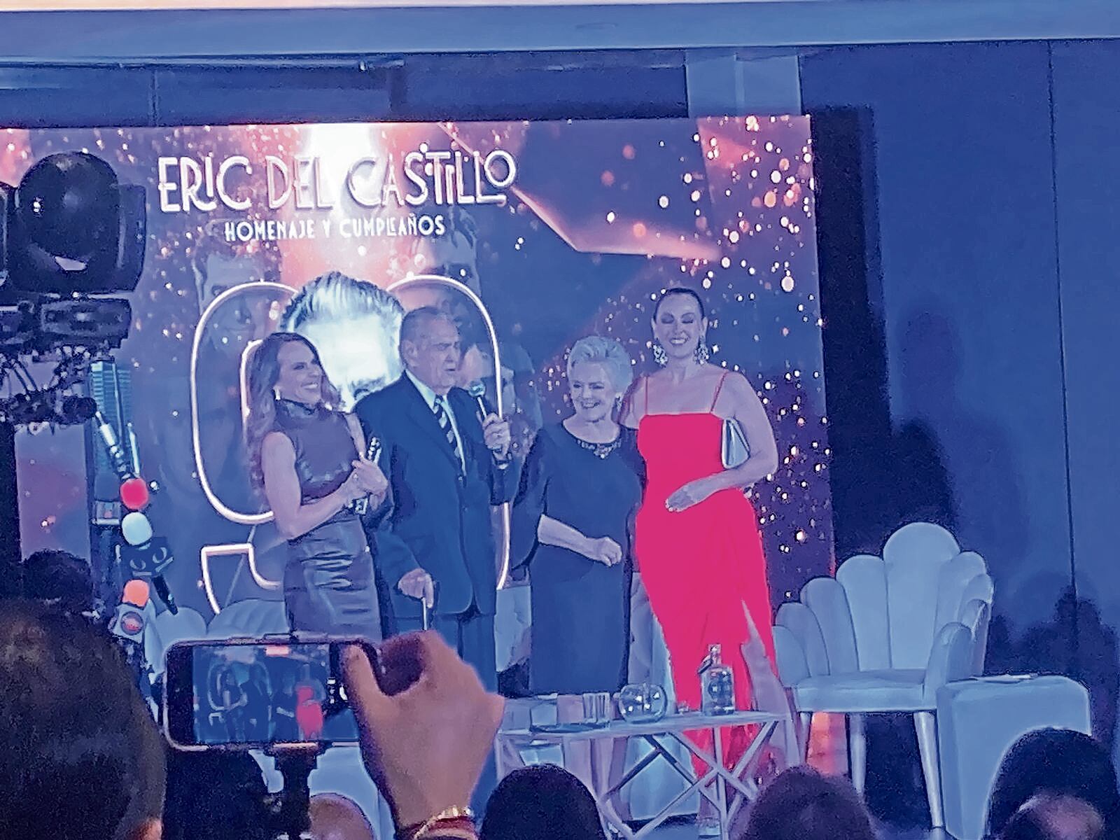 Kate, don Eric, su esposa y su hija Verónica Foto: Armando Pereda EL UNIVERSAL