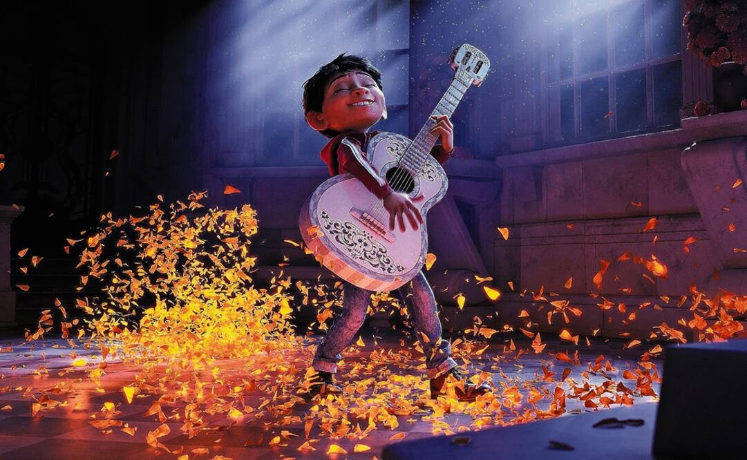 In Disney-Pixar’s “Coco,” Miguel finds himself magically transported to the stunning and colorful Land of the Dead where he meets his late family members, who are determined to help him find his way home - Photo: Disney-Pixar©