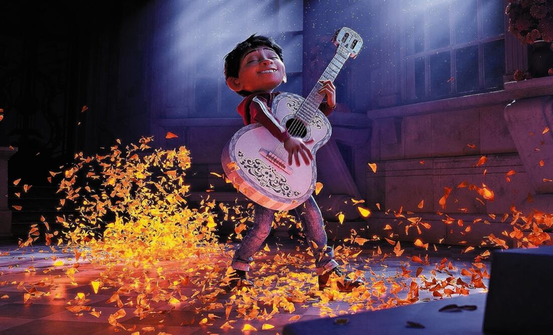 In Disney-Pixar’s “Coco,” Miguel finds himself magically transported to the stunning and colorful Land of the Dead where he meets his late family members, who are determined to help him find his way home - Photo: Disney-Pixar©