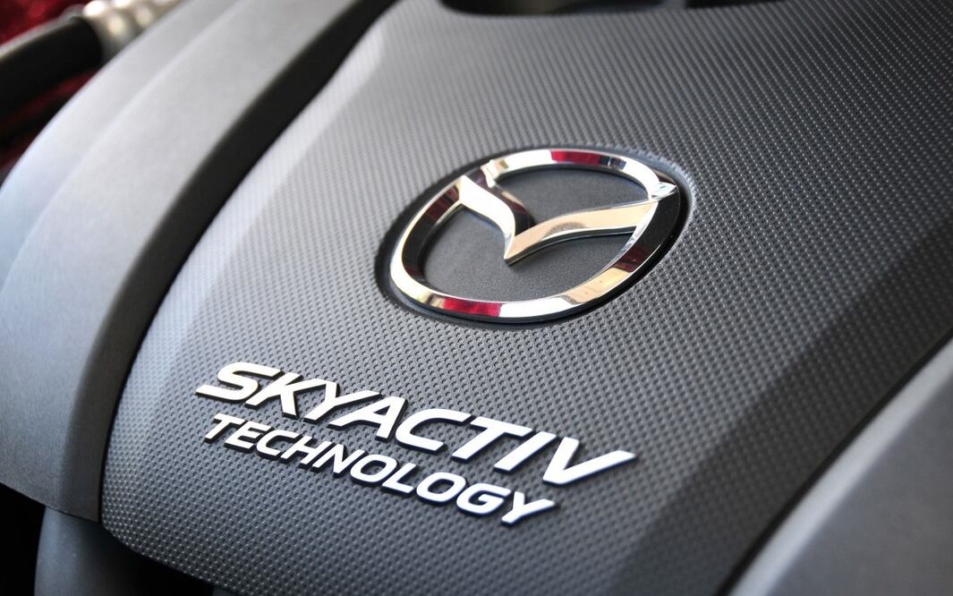 La marca se rehúsa a hacer coches híbridos y eléctricos 