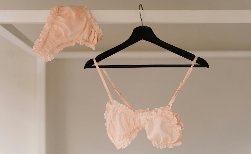 La ropa interior no debe dejarte marcas ni sentirse ajustada. Foto: Pexels