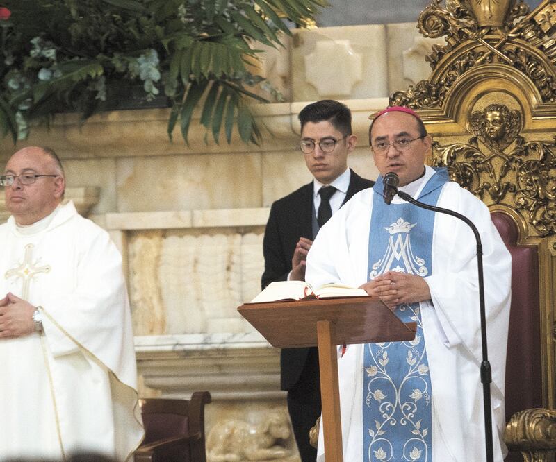 El obispo auxiliar Salvador González Morales encabezó la misa de Año Nuevo. Foto: MOISÉS PABLO.CUARTOSCURO.COM