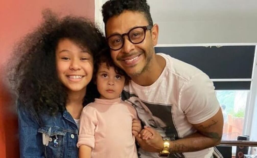 Hijo de Kalimba fascina cantando y bailando tema de OV7