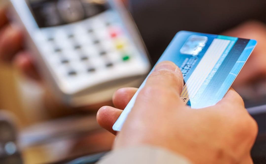 En marzo, la Asociación de Bancos de México anunció medidas para no cobrar comisiones en el uso de tarjetas de crédito y débito en el cobro de gasolina, con el objetivo de incentivar un menor uso de dinero físico. Foto: iStock