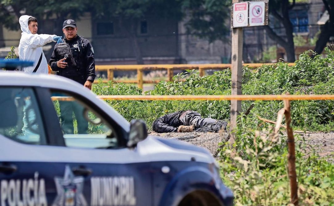 El vigilante fue atacado con arma de fuego mientras resguardaba el predio en avenida Río de los Remedios. Foto: LUIS CAMACHO/EL UNIVERSAL