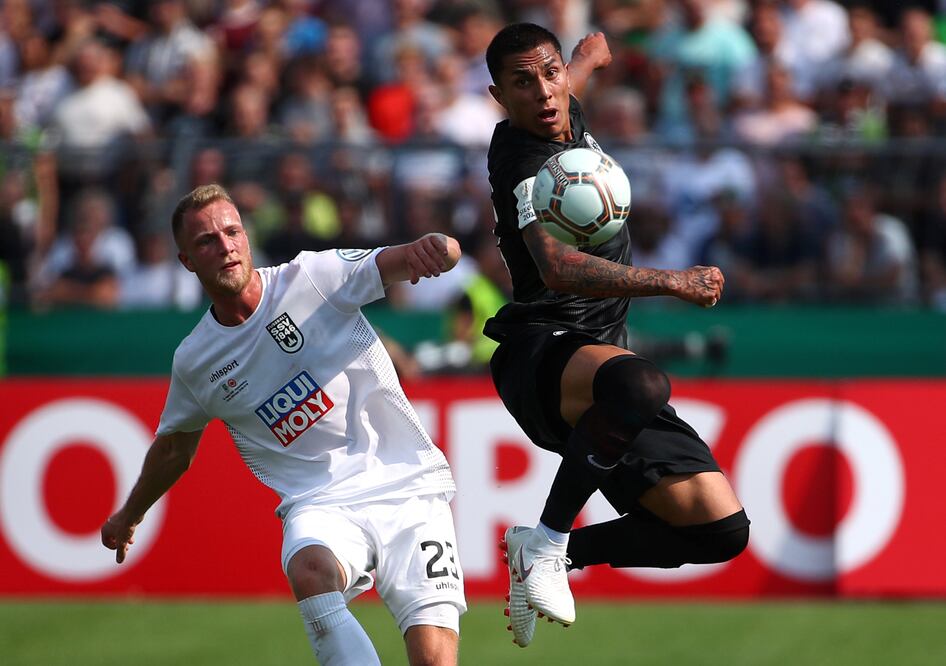 Carlos Salcedo, defensa mexicano. Foto: Reuters