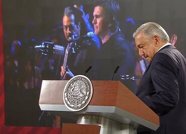 "Para nuestros paisanos", ahora AMLO pone en la mañanera "La Jaula de Oro" de Los Tigres del Norte